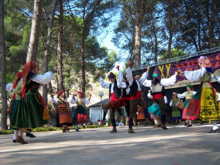 Cerdena. L´Associazione gruppo Folk Naturaghi de Sestu.  768x576